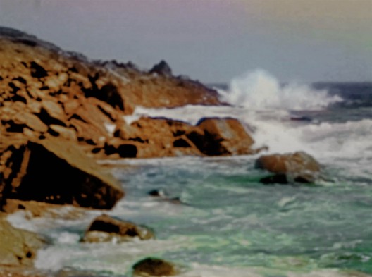 James Welling Seascape, 2017 Colorized 16 mm film transferred to digital video, 5:18 min, stereo sound Dimensions variable Courtesy the artist and David Zwirner, New York/London