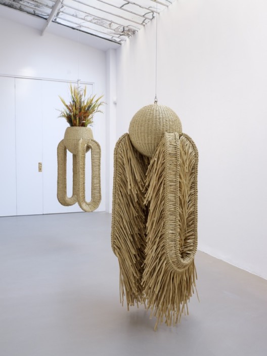Haegue Yang Quasi-ESP Exhibition views at Galerie Chantal Crousel, Paris (October 14 - November 25, 2017) Courtesy of the artist and Galerie Chantal Crousel, Paris Photo : Florian Kleinefenn
