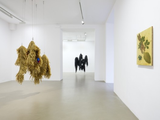 Haegue Yang Quasi-ESP Exhibition views at Galerie Chantal Crousel, Paris (October 14 - November 25, 2017) Courtesy of the artist and Galerie Chantal Crousel, Paris Photo : Florian Kleinefenn