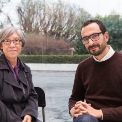 2018 Taipei Biennial Co-Curators, Mali Wu (L) and Francesco Manacorda (R) © Taipei Fine Arts Museum2018台北雙年展策展人吳瑪悧(左)、范切斯科．馬納克達(右)合影
© 臺北市立美術館