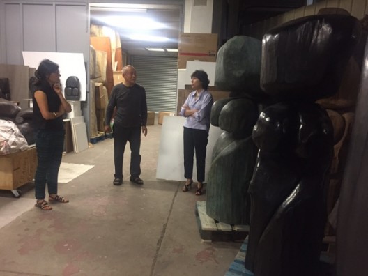 Aline Wang, Wang Keping, Nathalie Obadia during a studio visit, 2017 (image courtesy Galerie Nathalie Obadia)