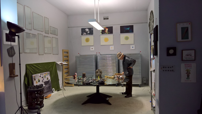 Sarkis in his studio in Villejuif, 2016 (image courtesy Galerie Nathalie Obadia)