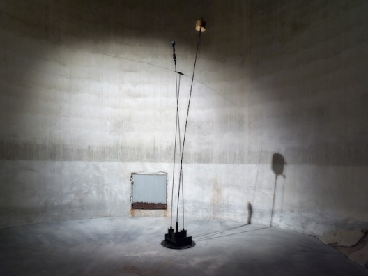 An installations in one of Kanaal's eight former grain silos: Takis (b.1925)