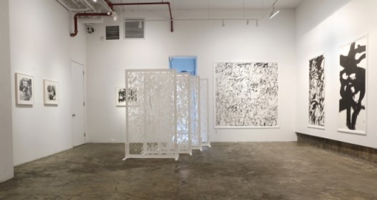 Installation view of Poetry and Painting at Chambers Fine Art, New York 纽约前波画廊《王冬龄:诗与画》展览现场