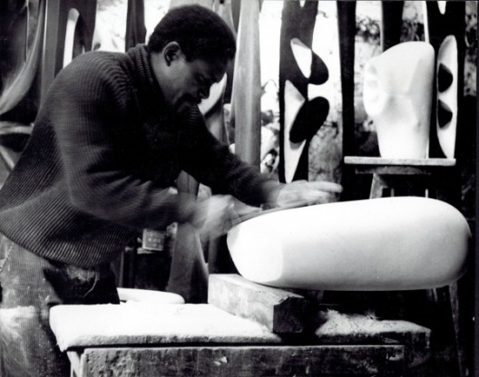 Agustín Cárdenas in his studio, 1965 / Courtesy of the Estate of the Artist and Almine Rech Gallery. Photo: © Martine Franck / Magnum Photos