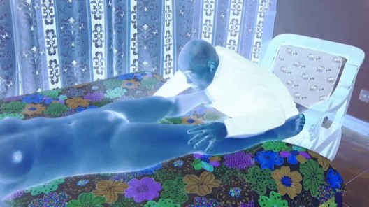 Ju Anqi: Restricted:Gaze, 2016, Three Channel Color Video, Silent, 17´18“, screenshot雎安奇,《R级: 观癖》,2016,三频彩色视频,17´18“,视频截图