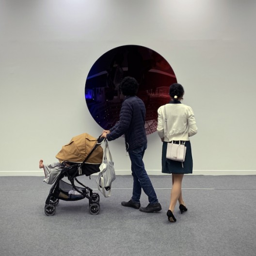 One of the two mirror sculptures presented in the section called “Homage To Maestro Anish Kapoor”, lent to the fair by a private collector as a response to Kapoor’s solo exhibition in Beijing’s Imperial Ancestral Temple Art Museum and Academy of Fine Arts Museum