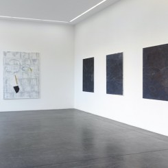 Installation View Ji Dachun: Rain in rain, cloud in cloud, at no one’s fingertips. Galerie Nagel Draxler Berlin 2020 (photo Simon Vogel. 
Courtesy the artist and Galerie Nagel Draxler Berlin/ Cologne/ Munich)