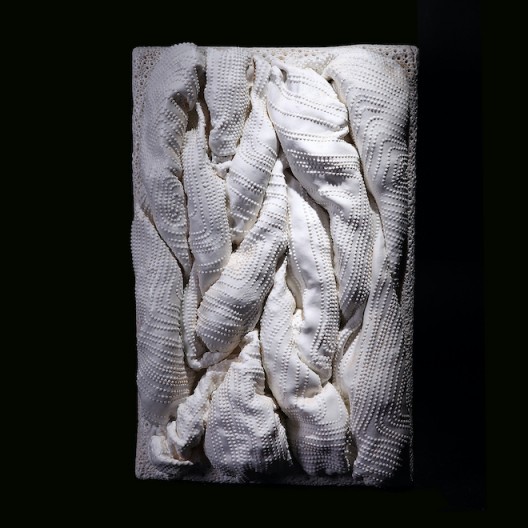 Liu Xi 柳溪, Boundless Night No.2, Porcelain, 54x34x9cm,2016, Photo; TaoMin 夜茫茫No.2,瓷,54x34x9cm,2016,摄影:陶敏